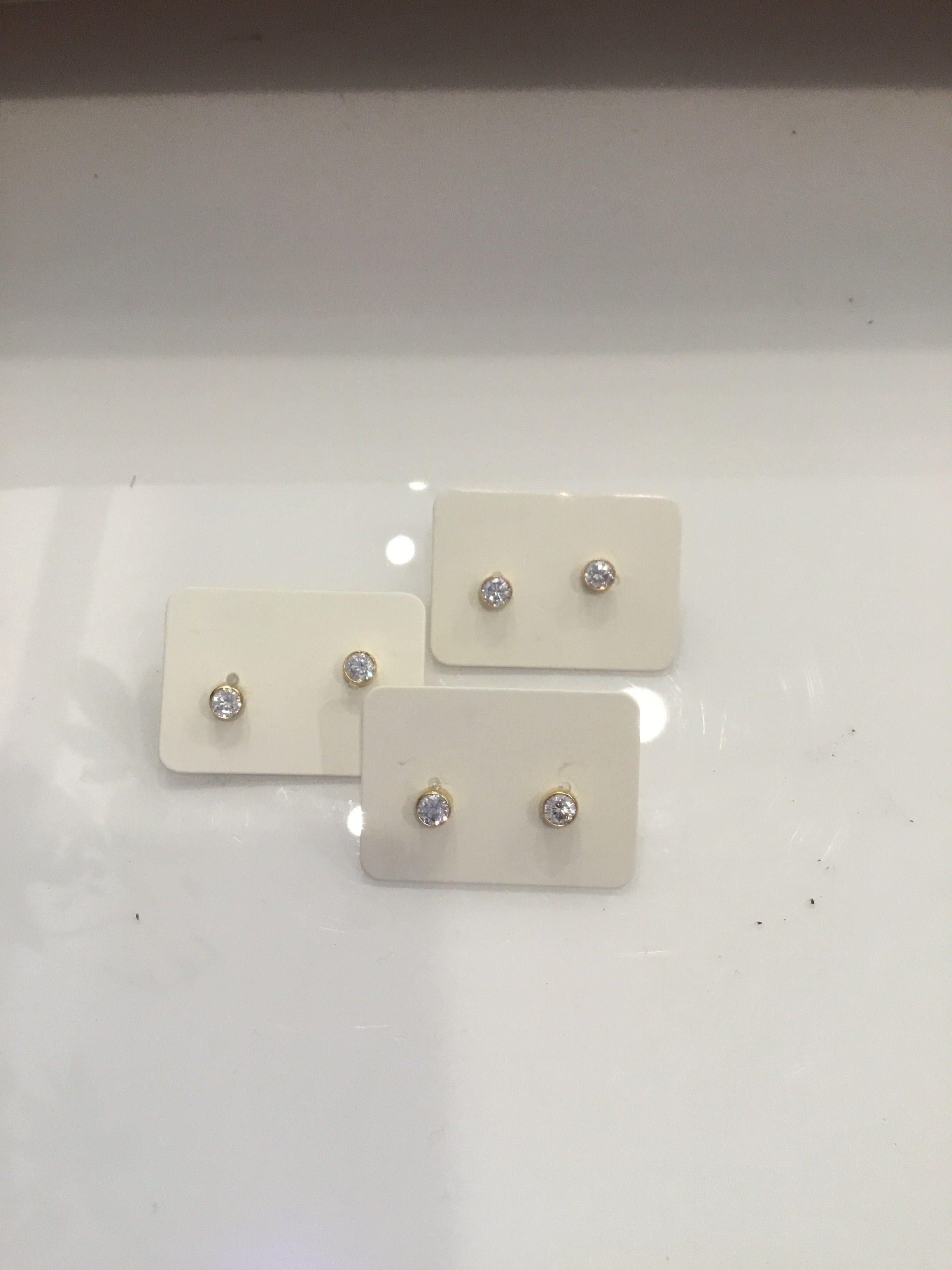 CZ round stud earring Dainty