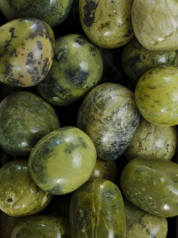Serpentine - Round Tumbled Stone Dainty Crystals