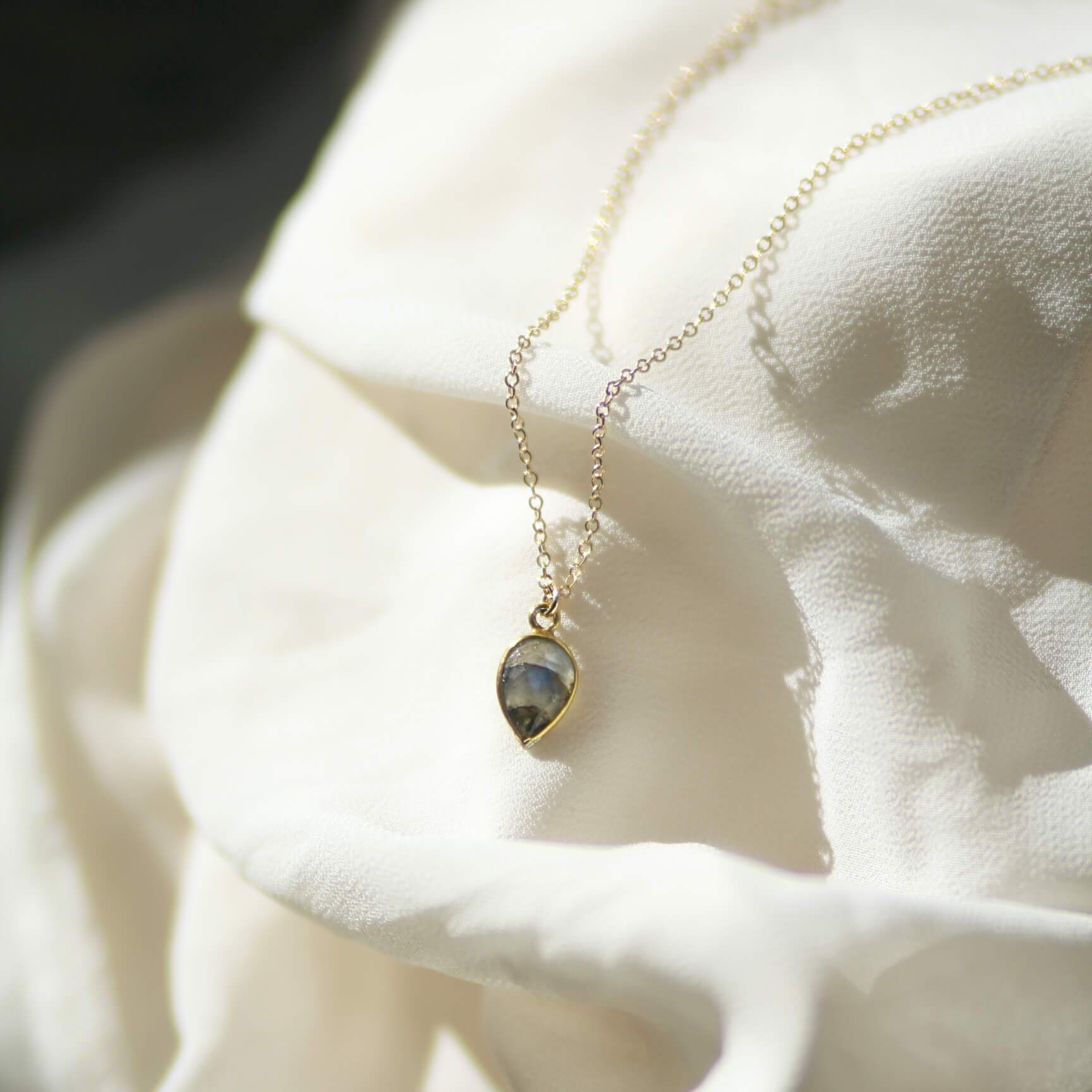 Magic Maker Labradorite Necklace Dainty Necklace MaeMae Jewelry | Labradorite Pendant Necklace | Magic Maker Necklace